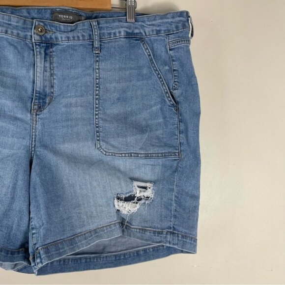 Torrid Denim Shorts Size 26 Blue Cotton Blend Distressed 7” Regular Fit Stretch - Picture 5 of 9